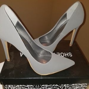 Gray is the new nude